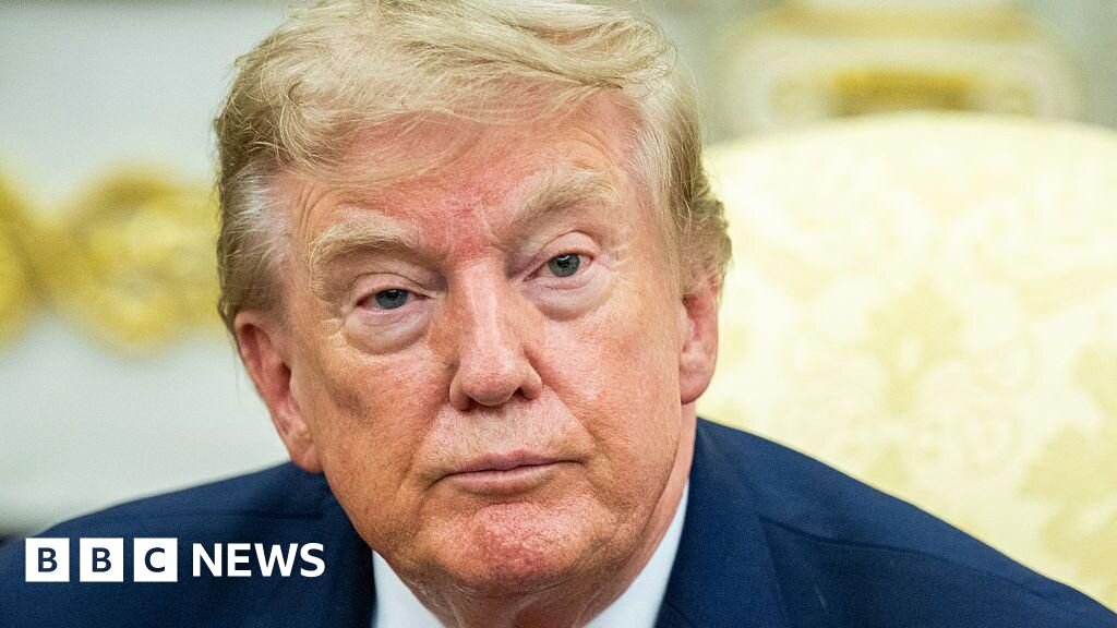 Canada averts fresh wave of US tariffs after Trump extends deadline - BBC