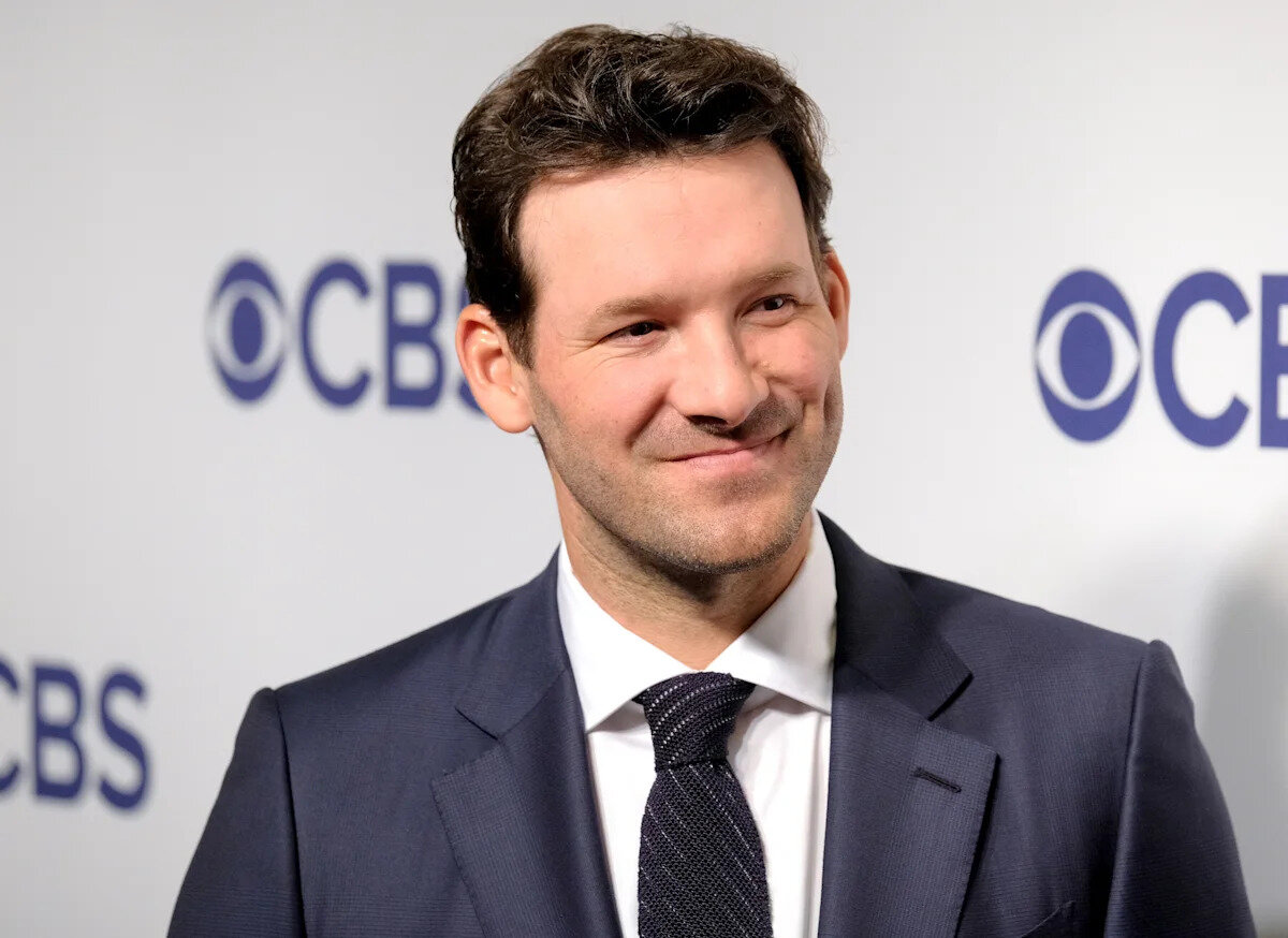 Tony Romo placed on leave by CBS Sports 'until further notice' following OWI arrest, JJ Watt to replace him in booth - Yahoo Sports Canada