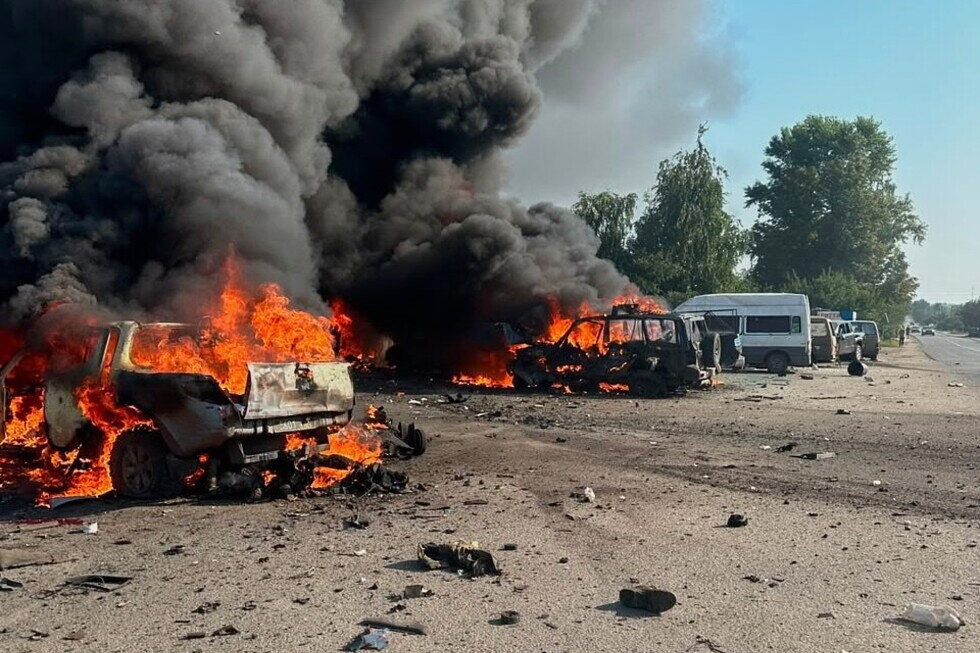 Ukraine aims a drone blitz at Moscow as Russian missiles kill 10 in a Ukrainian village - AP News