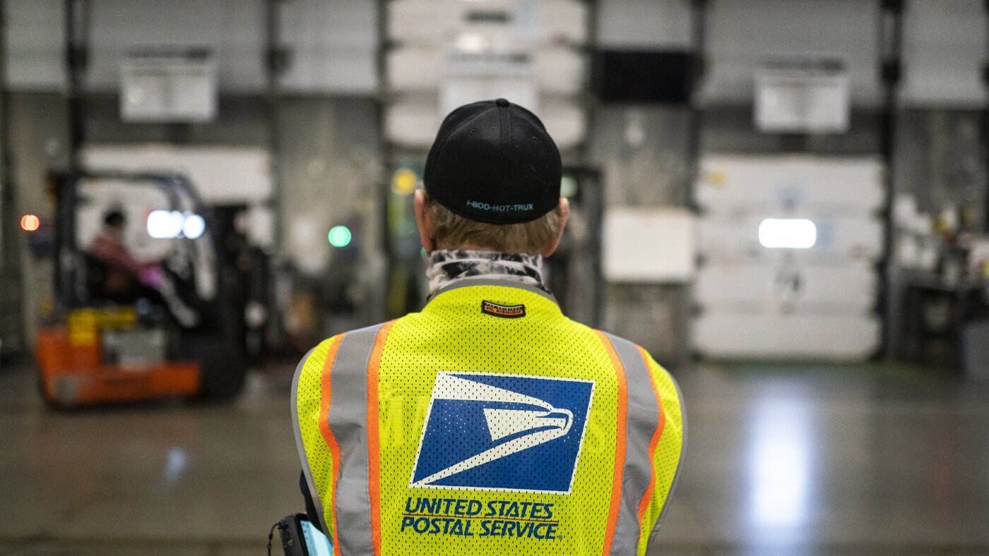 A judge expands a block on U.S. Postal Service work on Trump's mail-in voting order - NPR