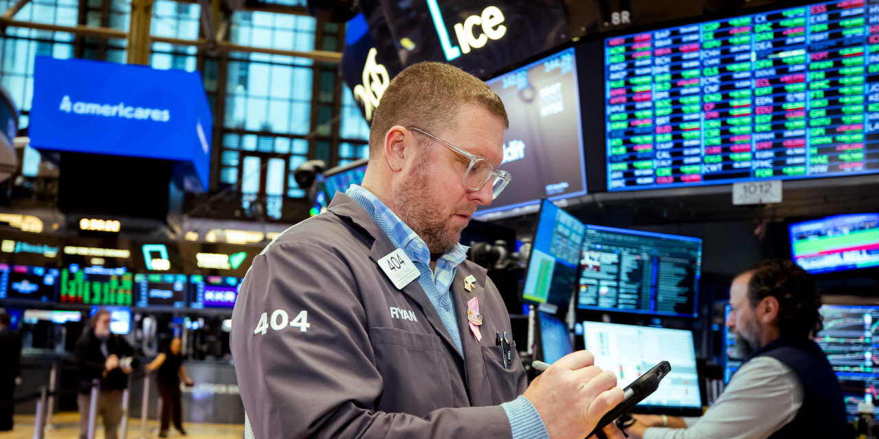SpaceX, Sandisk, Micron, Workday, Applied Materials, Reddit, Unusual Machines, and More Stocks That Explain Today’s Market - Barron's