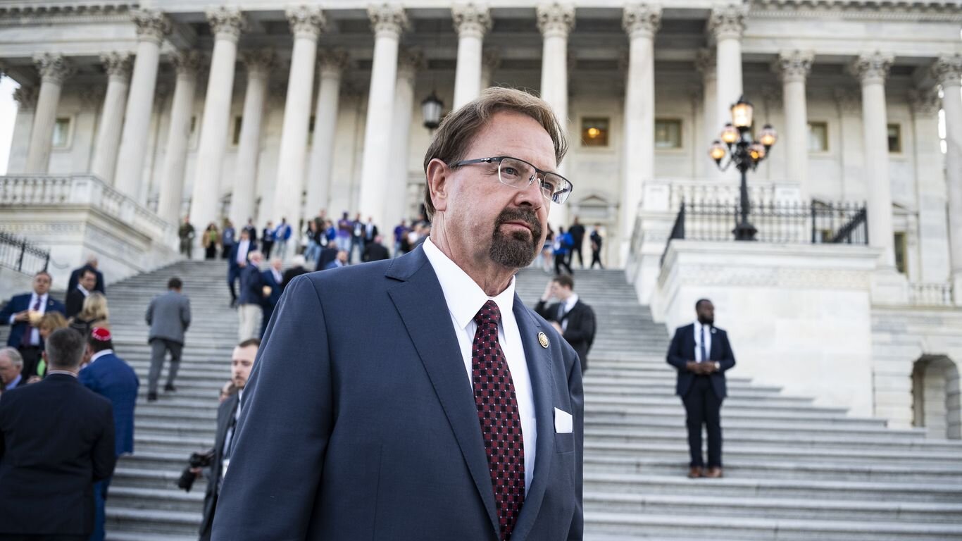 Chuck Edwards' abrupt exit leaves Republicans scrambling - axios.com