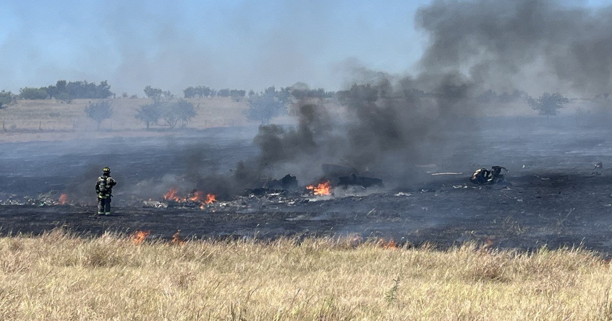 Two soldiers are dead after a military helicopter crashes in Texas, sparking a fire - NBC News