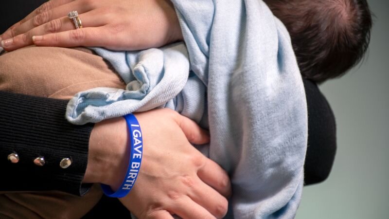 Hospitals say they found a tool to help reduce childbirth risks: wristbands - CNN