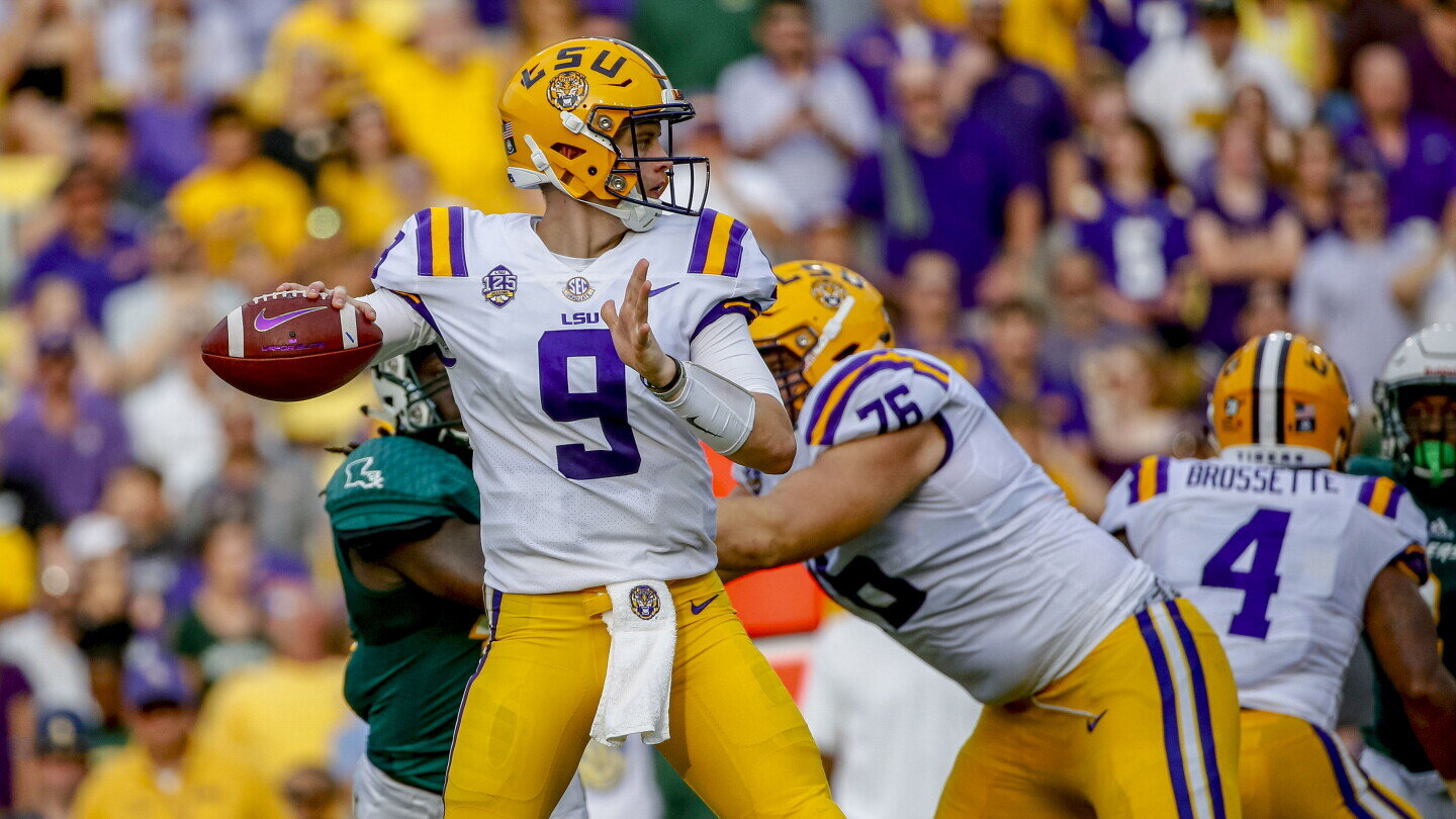Joe Burrow has no thoughts about the LSU, Jayden Daniels number fracas - NBC Sports