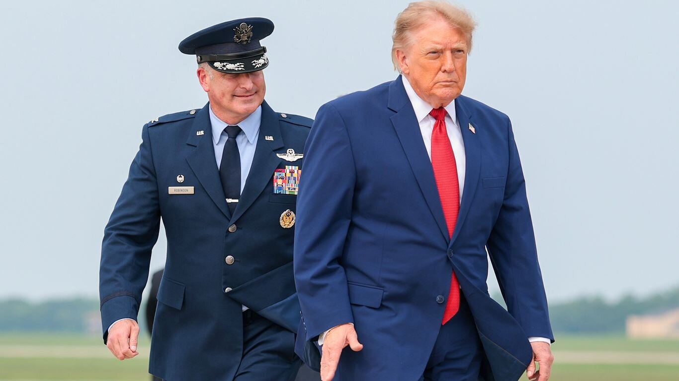 Trump shrugs off concerns about dismal conditions on USS Abraham Lincoln - Axios