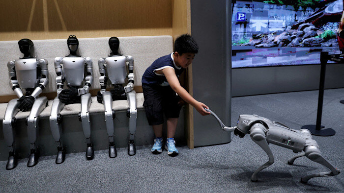 Chinese humanoid robot maker surges 600% in trading debut - Financial Times