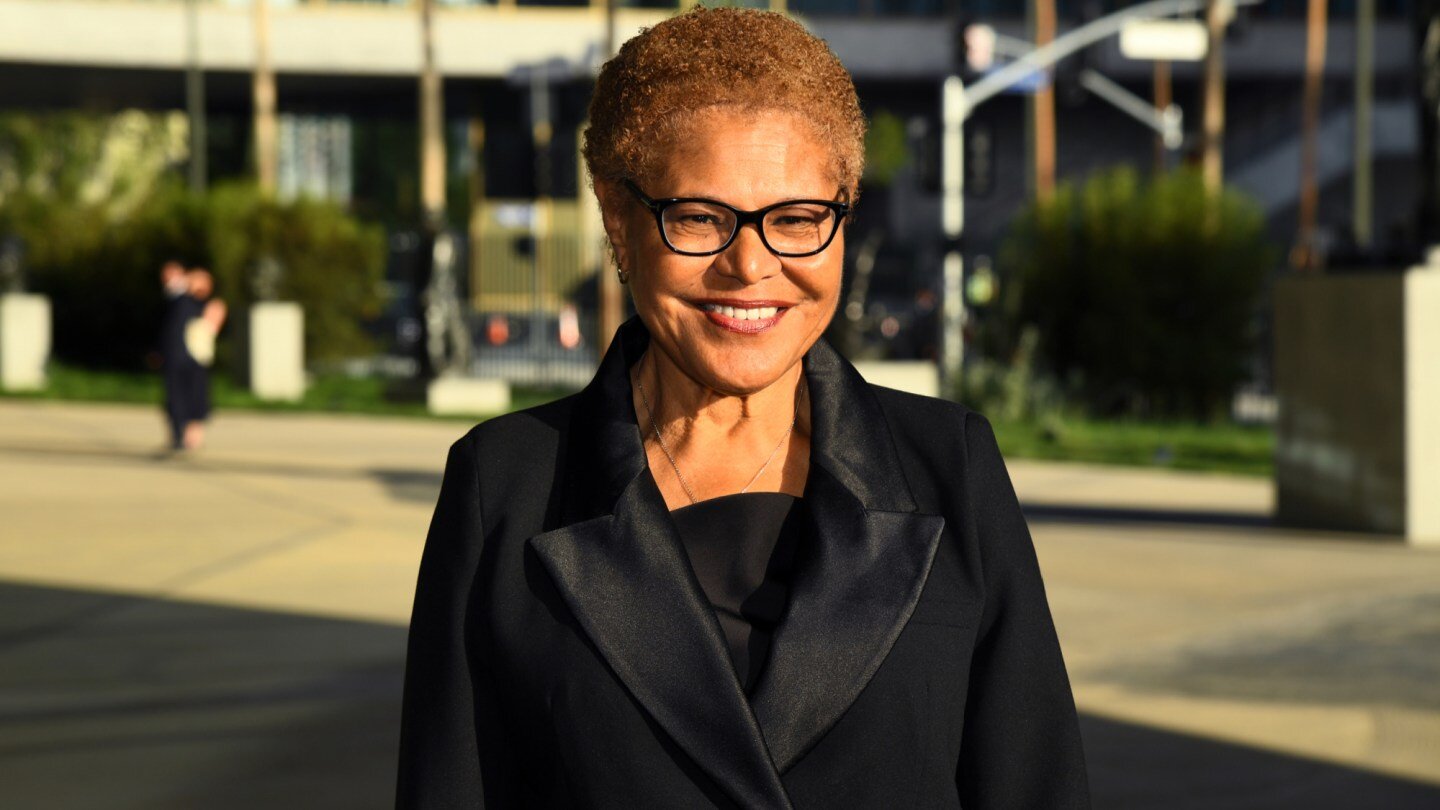 L.A. Mayor Karen Bass Throws Her Support Behind Paramount-Warner Bros. Discovery Settlement - The Hollywood Reporter