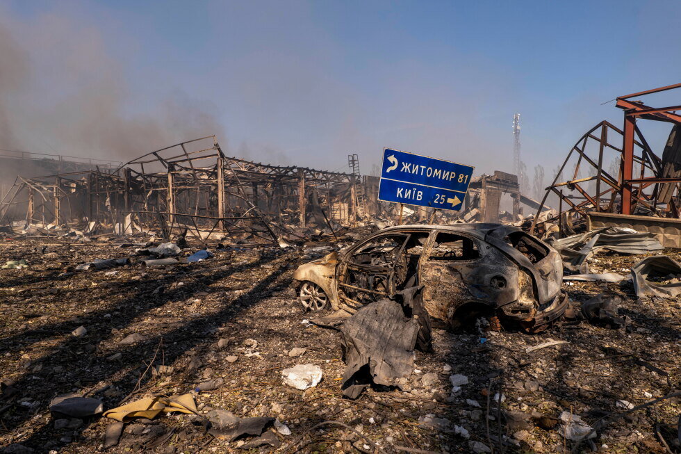 Russian strike on a Ukrainian warehouse kills 37 in the war’s deadliest attack this year - AP News