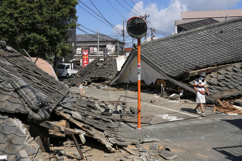 Quake survivors in southwestern Japan sleep in cars in sweltering heat as death toll rises to 34 - AP News
