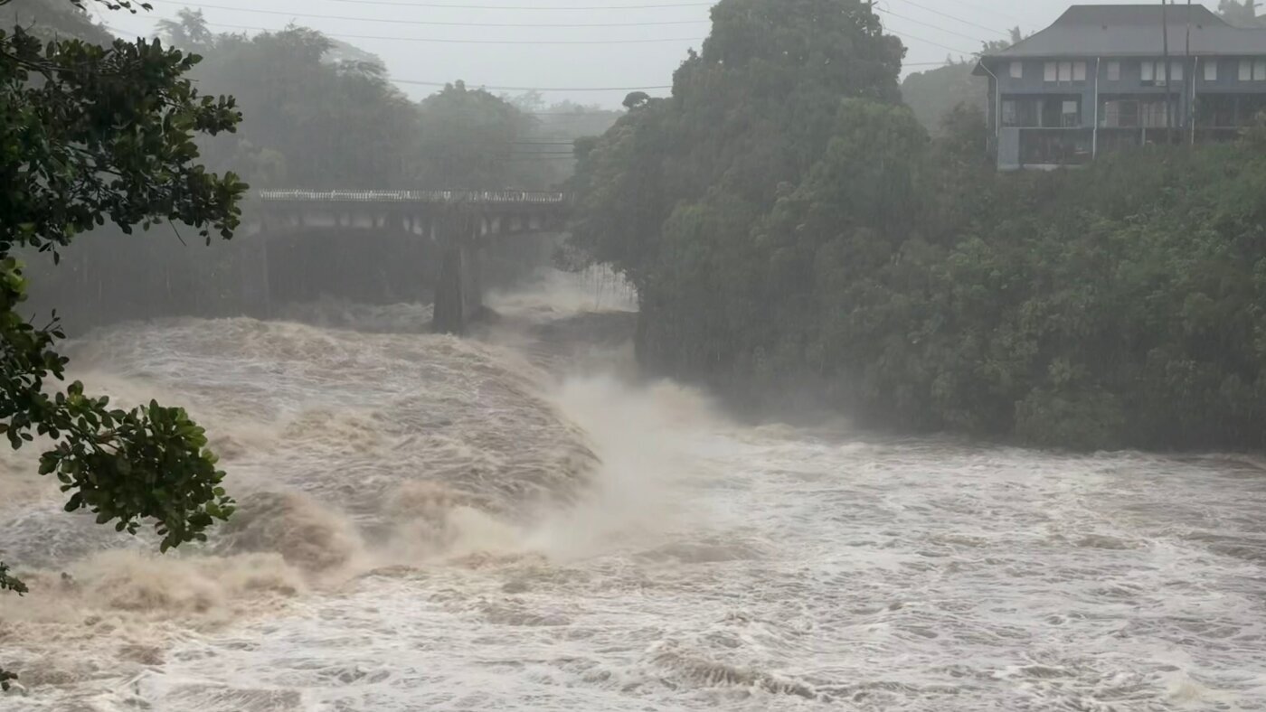 Lala is again a tropical storm, sending drenching rain and winds across Hawaii - NPR