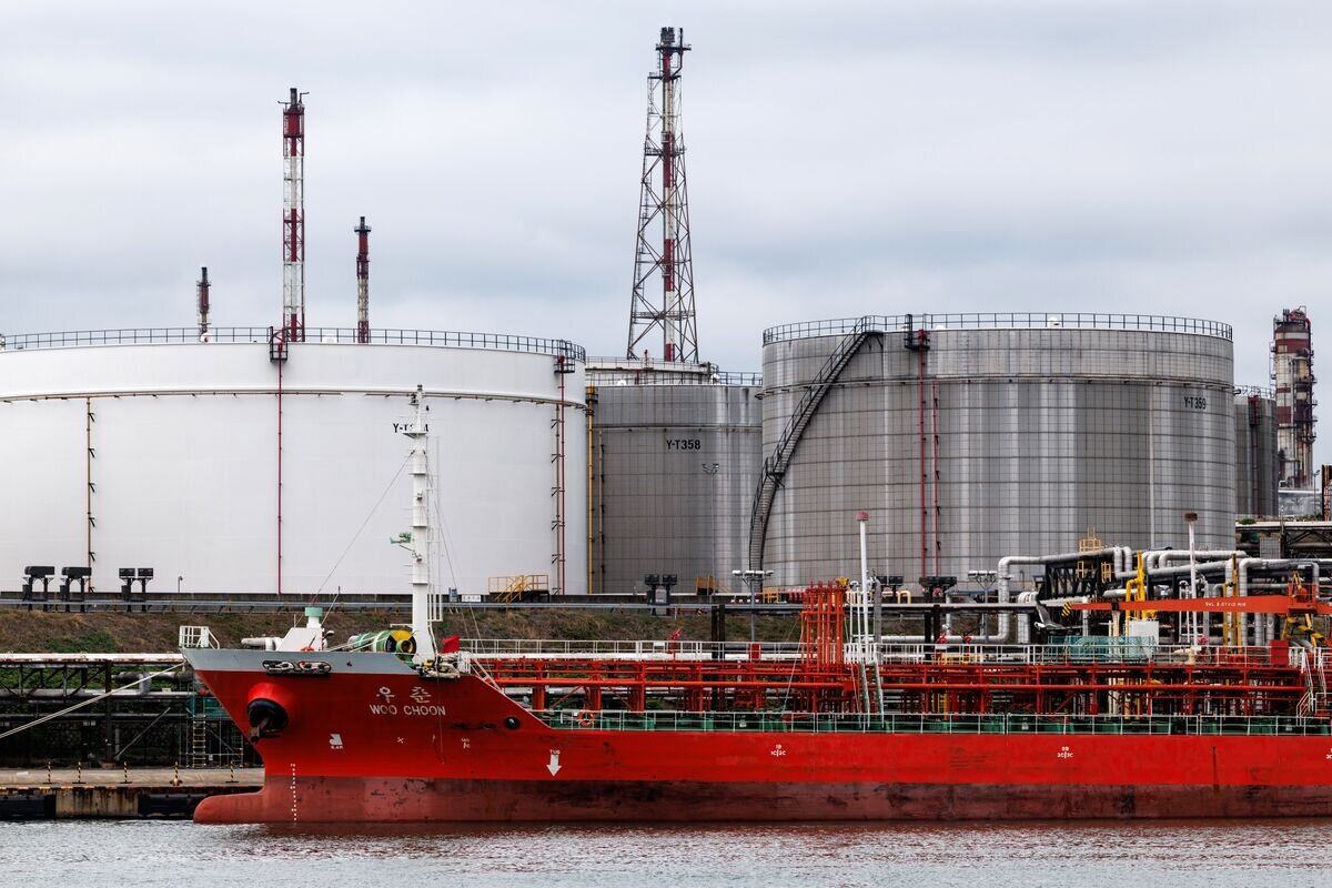 Oil Extends Gains as Hormuz Deal Remains Elusive: Markets Wrap - Bloomberg.com