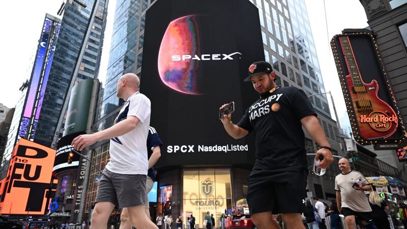 More than 900 million SpaceX shares unlock today. Here’s what to know - CNN