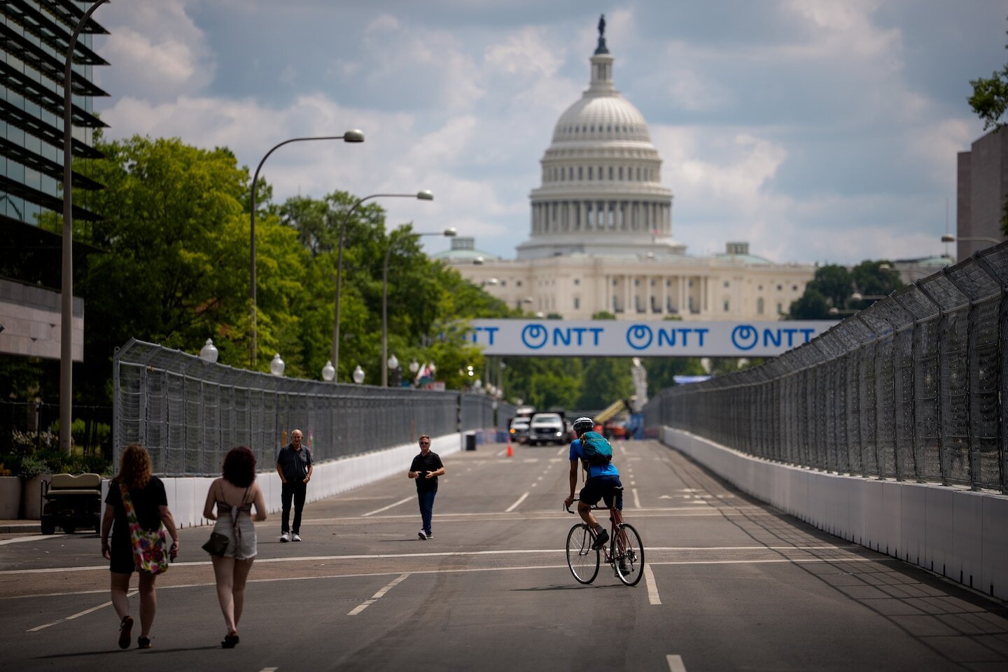Restaurants inside Freedom 250 race zone say they’re seeing less business - The Washington Post