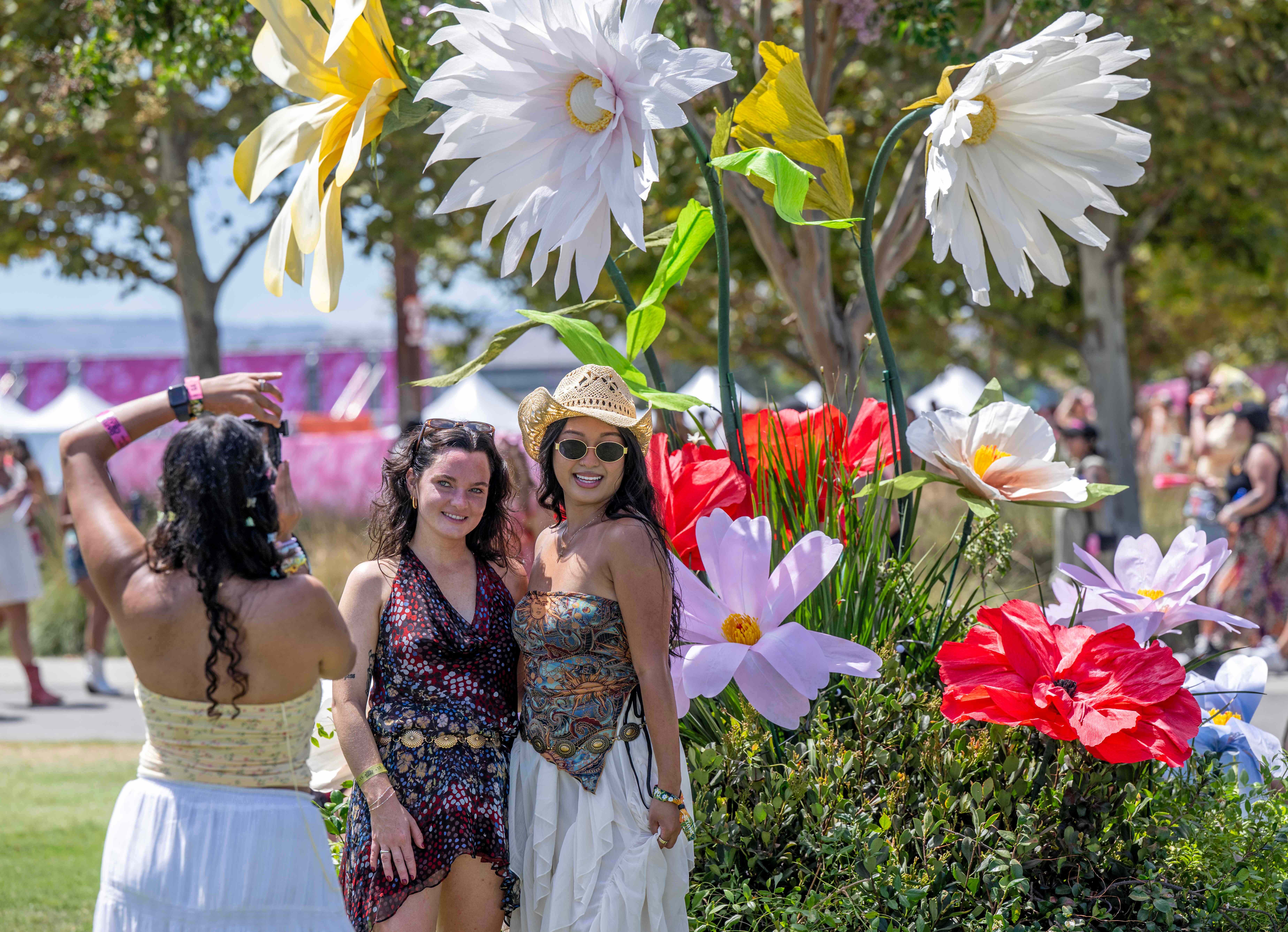 Photos: See the scene at Olivia Rodrigo’s Daisy Chain Fields fest - The Seattle Times