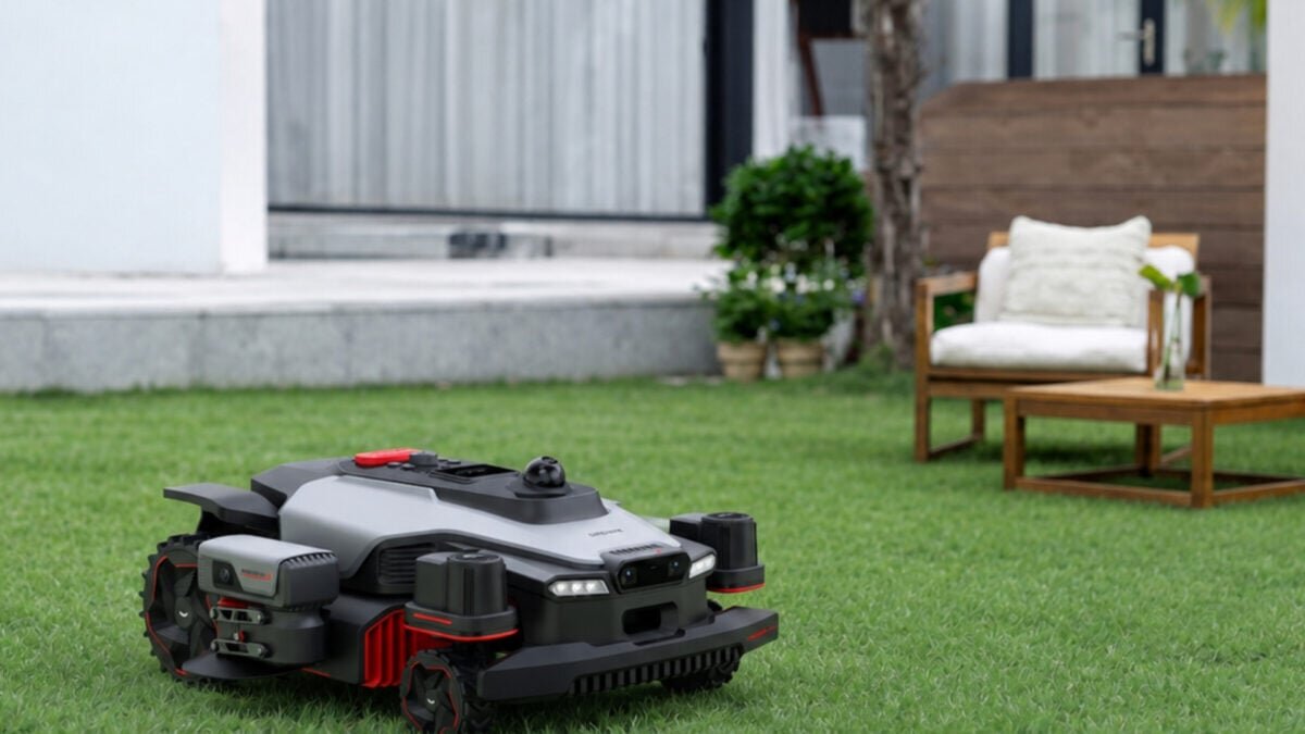 This New Dreame Robomower’s Side Piece Seems Great at Edging - Gizmodo