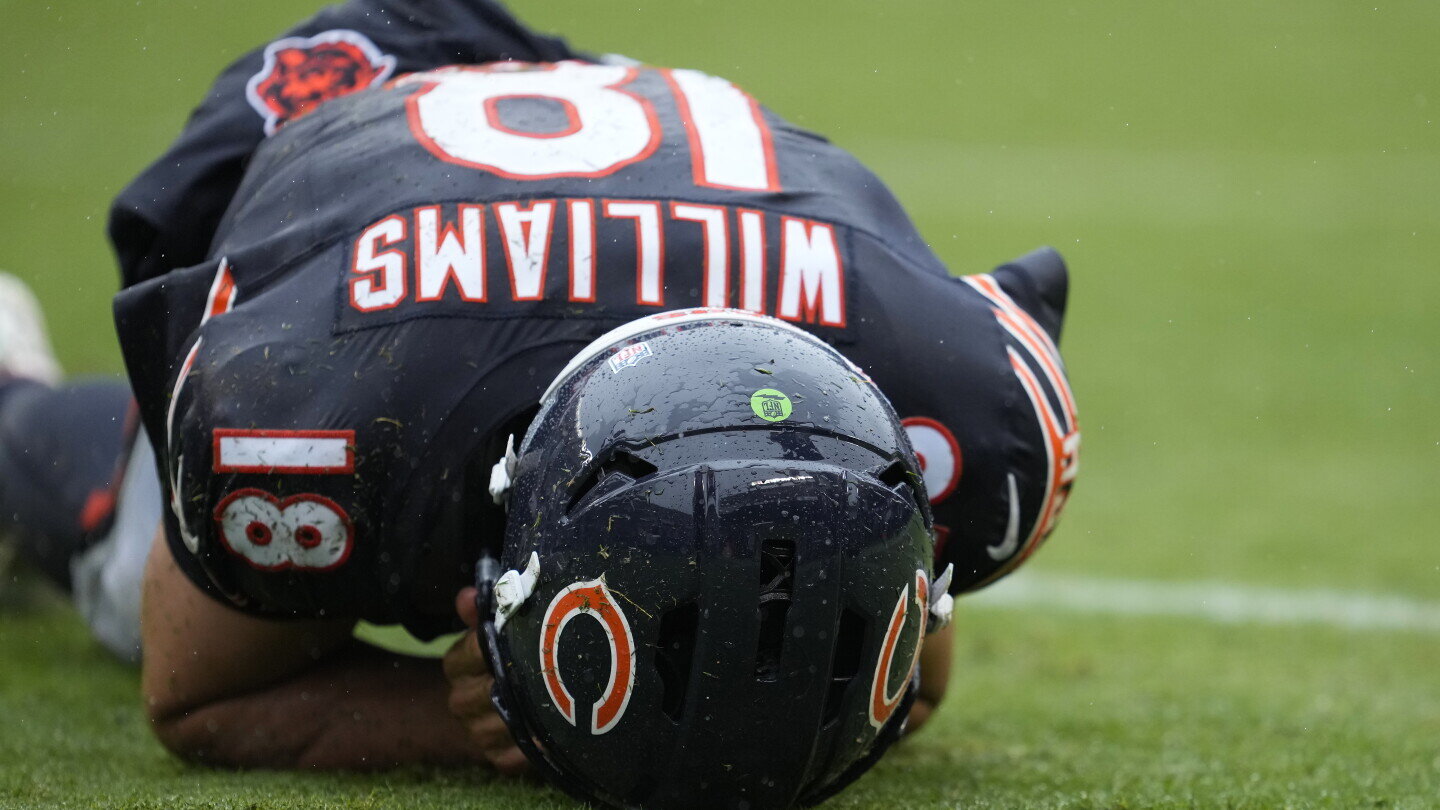 Caleb Williams was walking in locker room without crutches, "slight limp" - NBC Sports