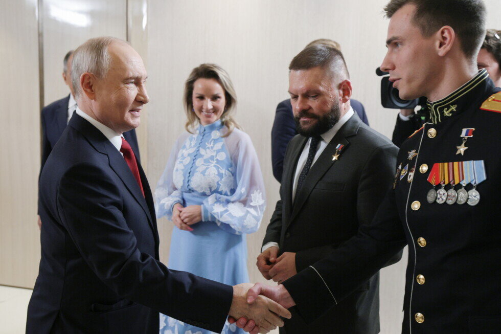 In wartime Russia, veterans who fought in Ukraine are running for parliament - AP News
