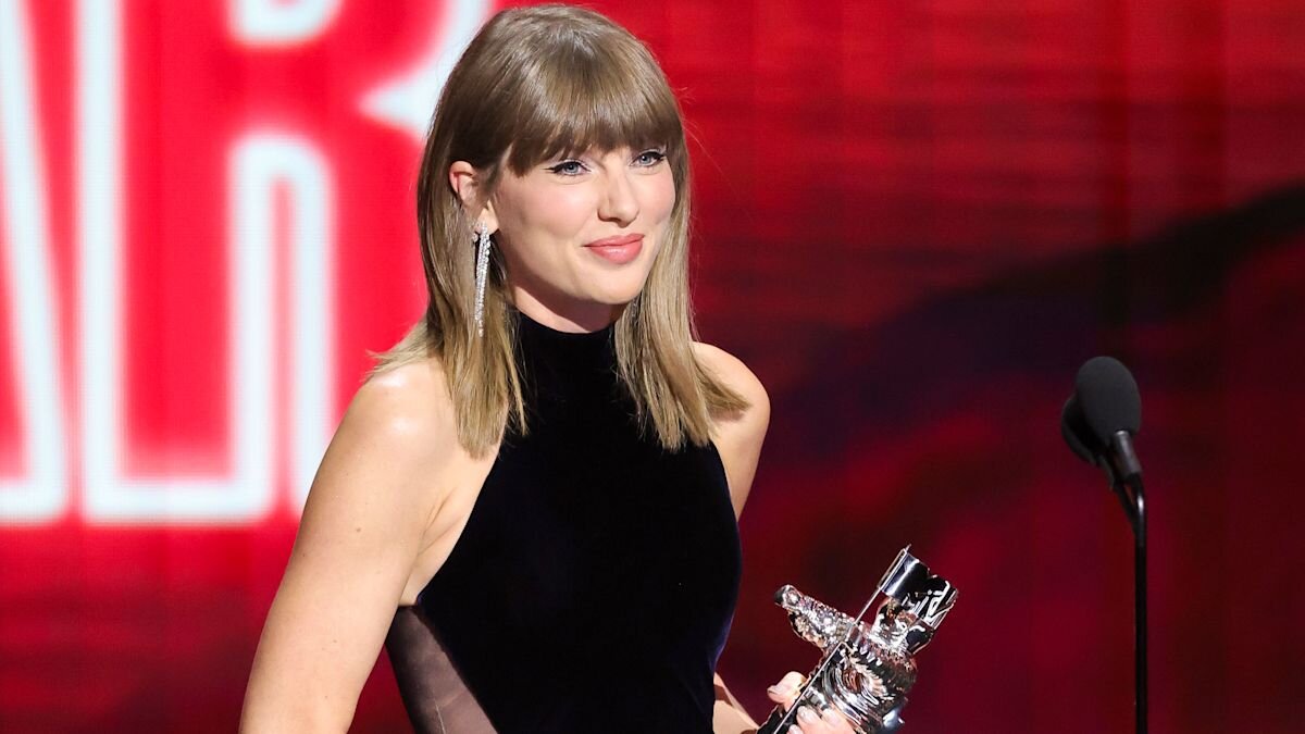 Taylor Swift premieres music video for 'Patient Zero' at the VMAs - yahoo.com