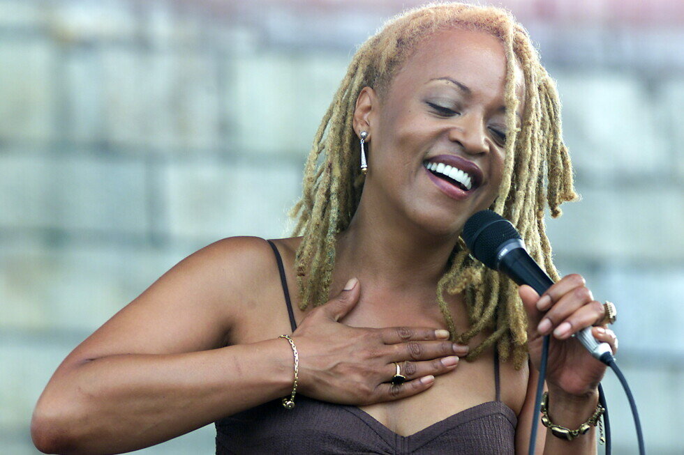 Cassandra Wilson, the two-time Grammy Award-winning jazz singer, has died - AP News