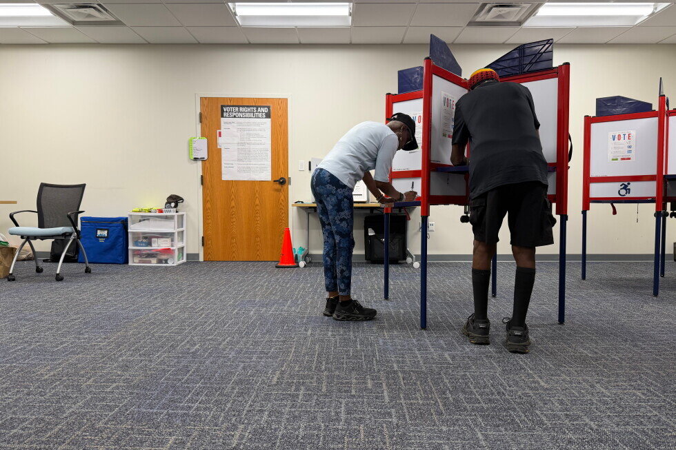 Early voting begins in US midterm elections that could flip control of Congress - apnews.com