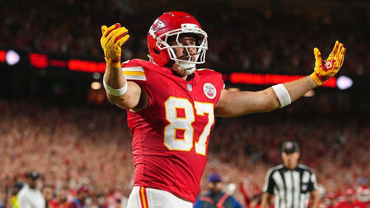 Taylor Swift has savage celebration after Travis Kelce scores first touchdown of 2026 season - Fox News