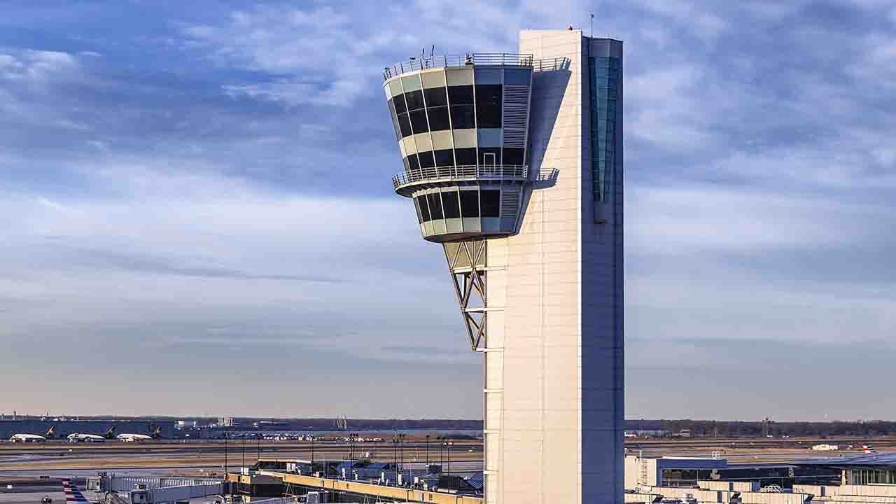FAA grounds flights at major Northeast airports after fiber line cut - Fox Business