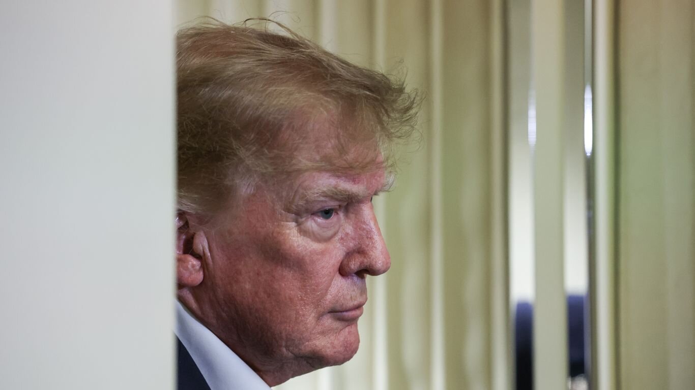 Trump tells Axios he's approaching major crossroads in Iran war - Axios