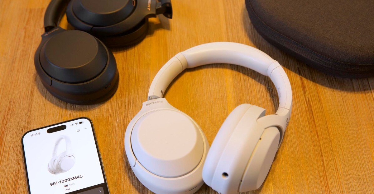 Sony brings back its fan-favorite headphones, the XM4 - The Verge