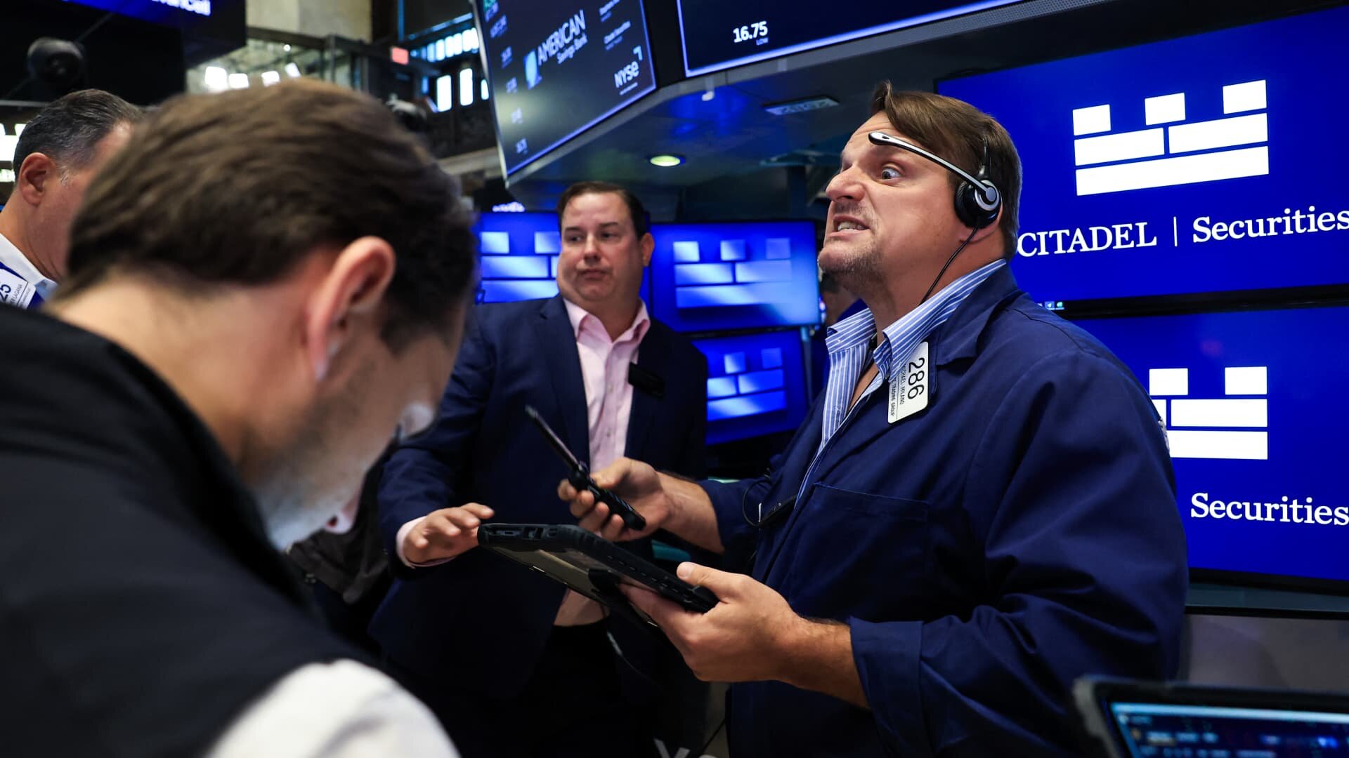 Stock futures flat after soaring Treasury yields trigger market sell-off: Live updates - CNBC