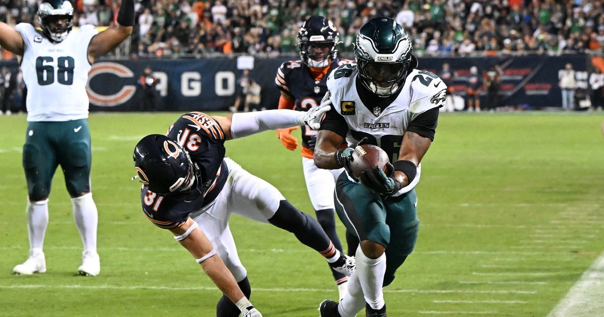 Game ball, three stars, and snap count analysis: Week 3, Eagles at Bears - PhillyVoice