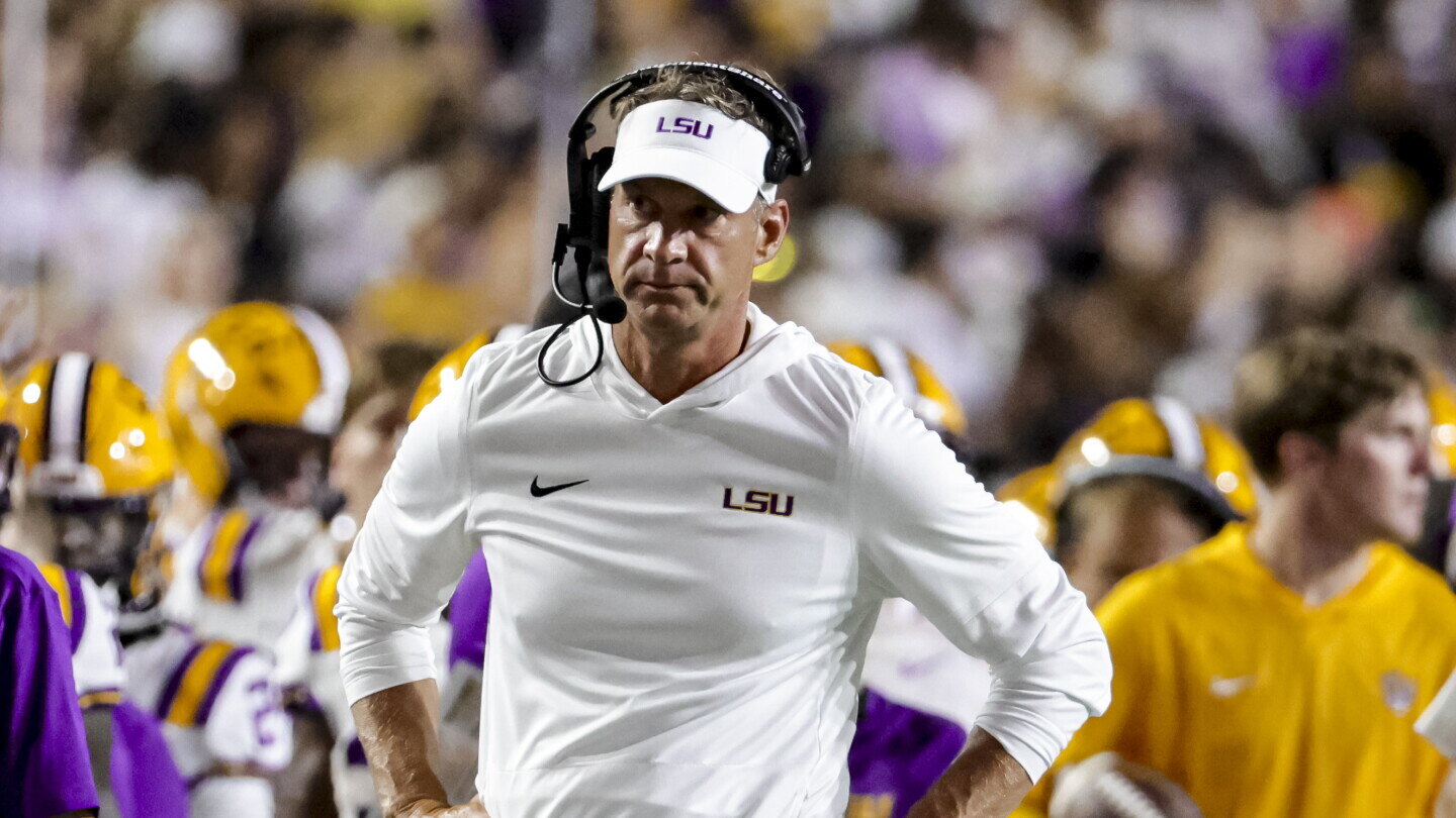 Lane Kiffin on his haltfime wisecrack: "Everybody hates you. They can't hate you much more." - NBC Sports