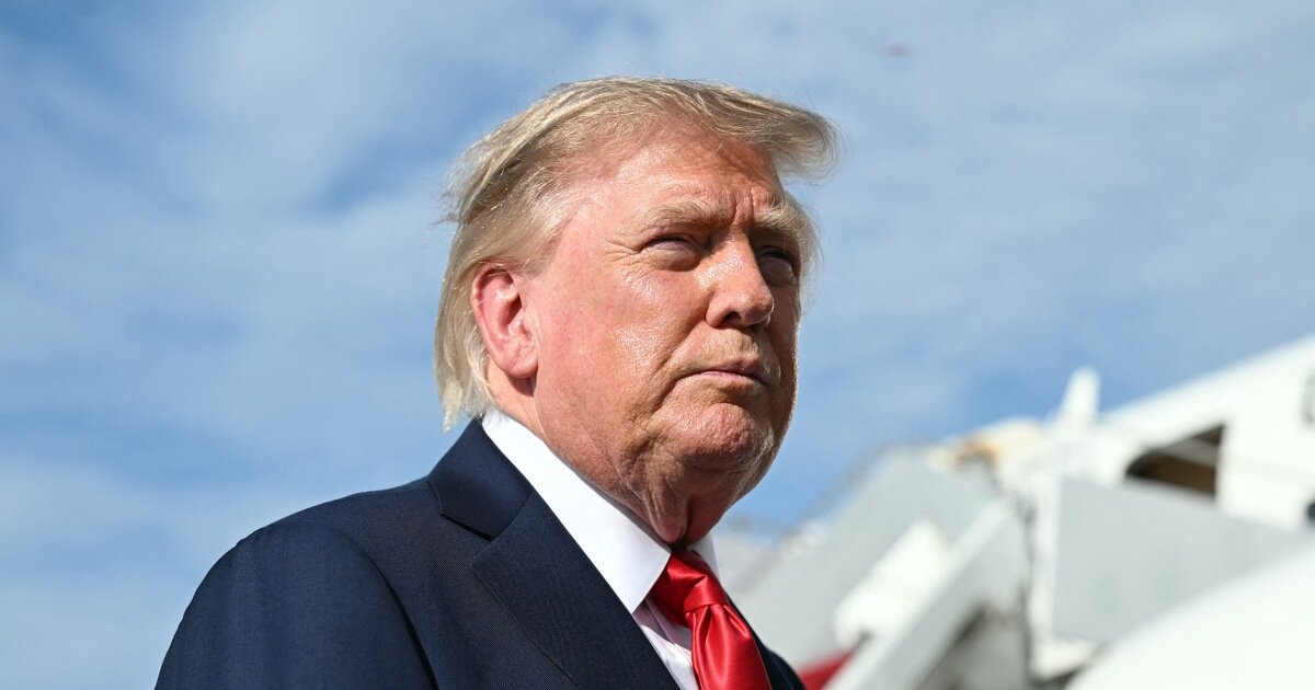 Presented with bleak polling, the White House moves to make the midterms about Trump - NBC News