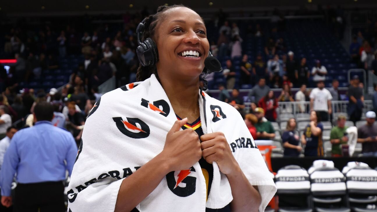 Kelsey Mitchell sets WNBA season scoring record, feted by Fever - ESPN
