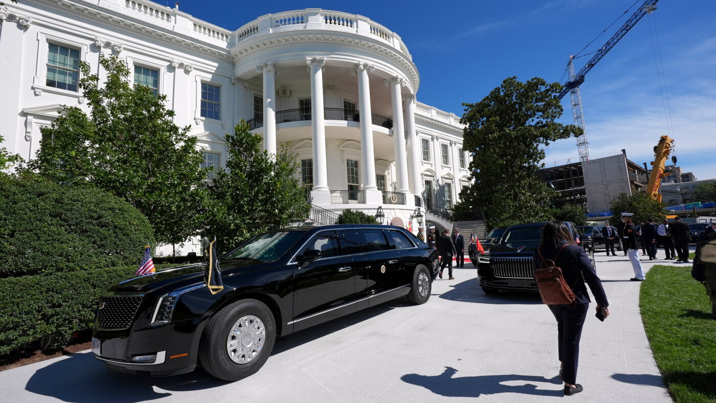 CNN left off Air Force One for Trump's upcoming trip, White House signals in new media restriction - NPR