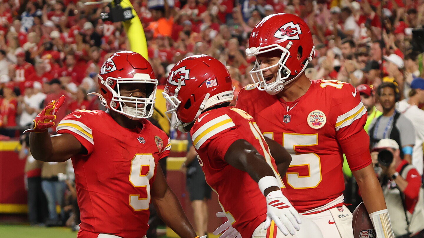 Sunday Night Football: Patrick Mahomes throws for 382 yards, 3 TDs in 33-30 OT win - NBC Sports