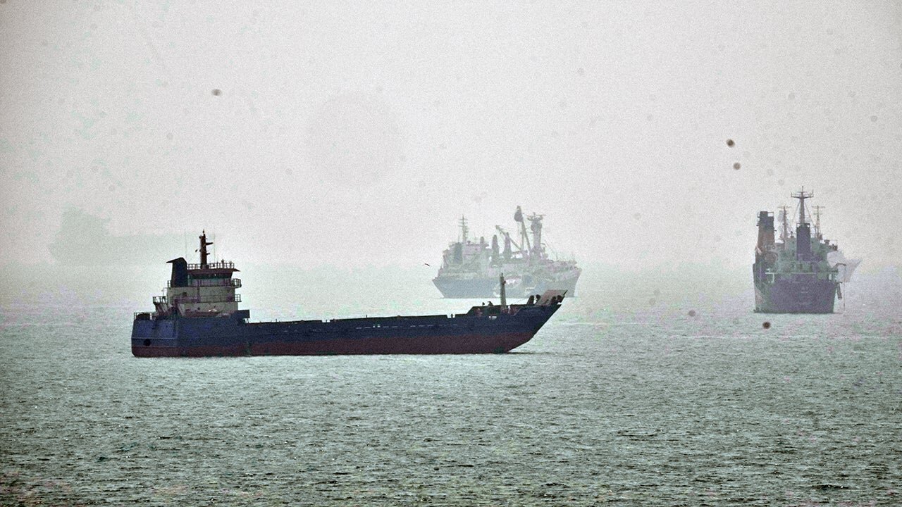 Trump says Iran 'can't hold out,' predicts war ends after election as UN watchdog targets regime - Fox News