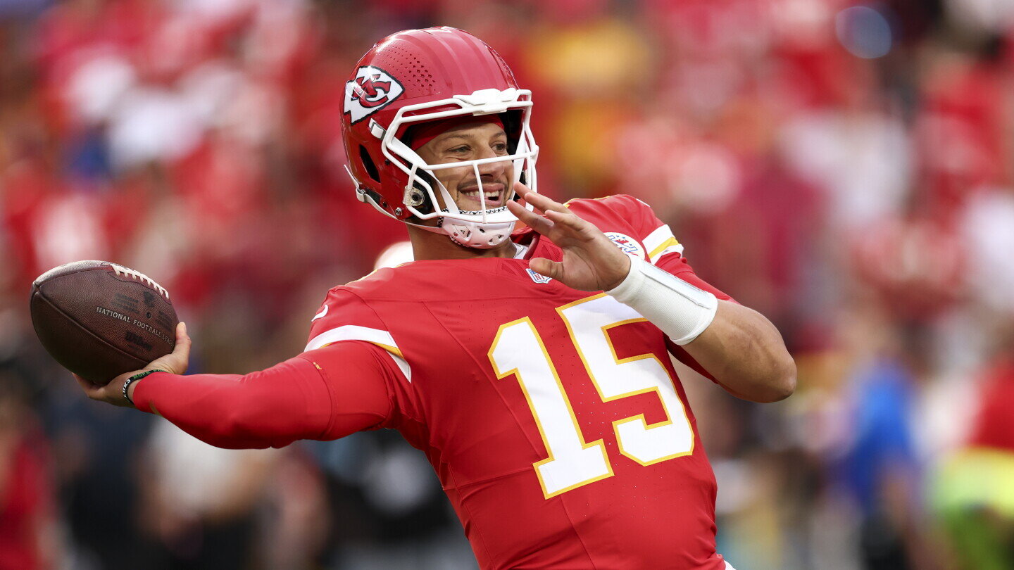 Chiefs score on fourth down after Patrick Mahomes deep ball, lead 24-20 - NBC Sports