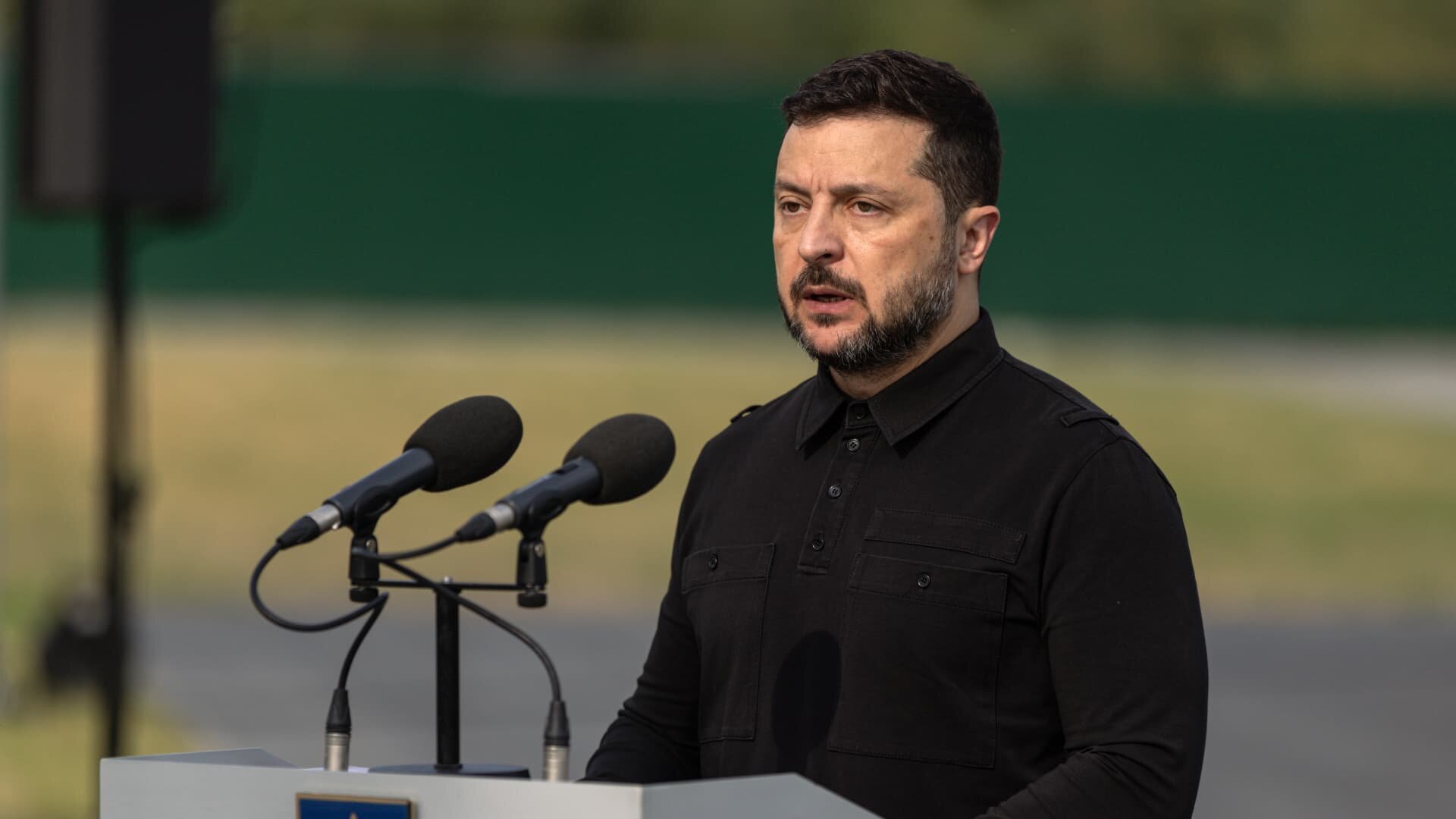 Zelenskyy says airlines should avoid Russian airspace as Ukraine expands drone operations - CNBC