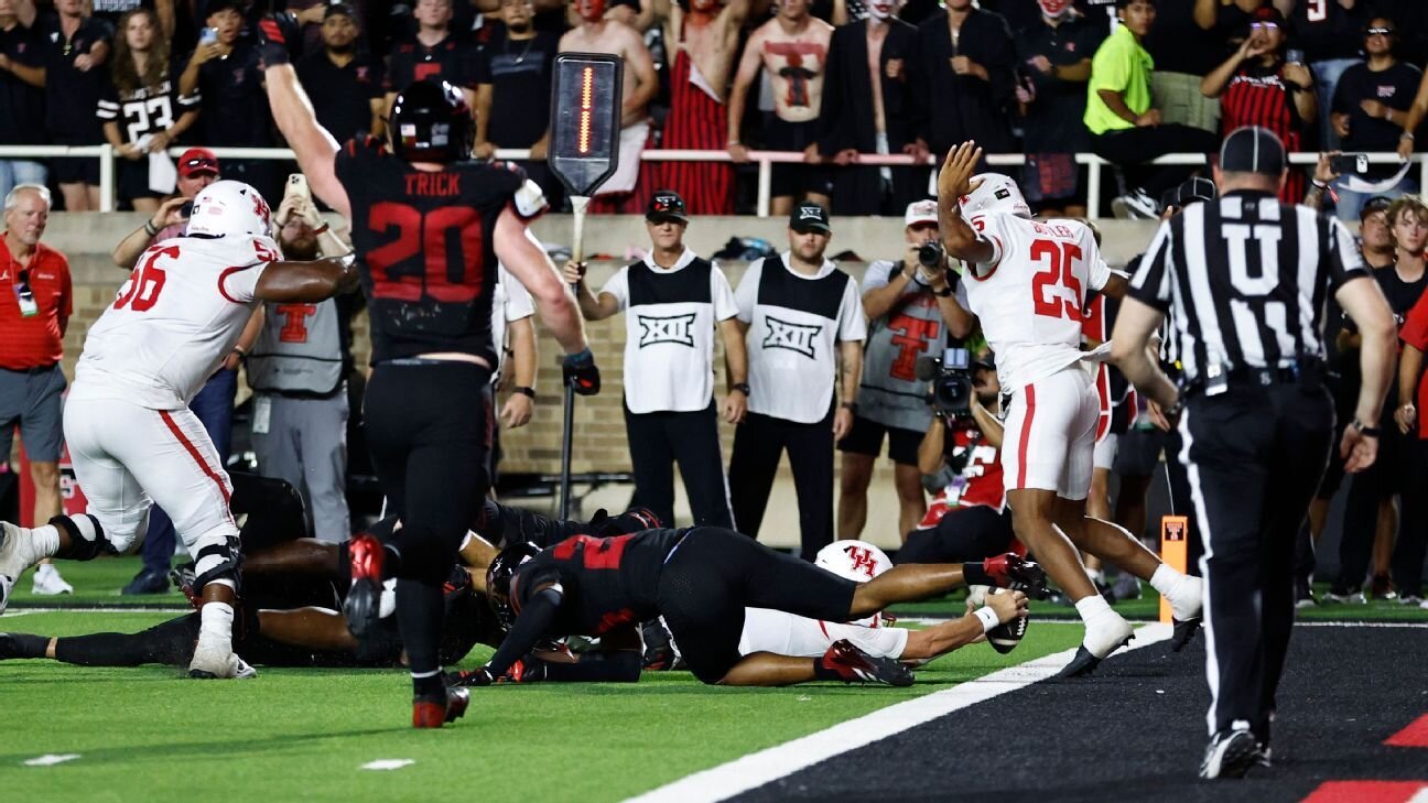 Replay review confirms goal-line stop as Texas Tech tops Houston - ESPN
