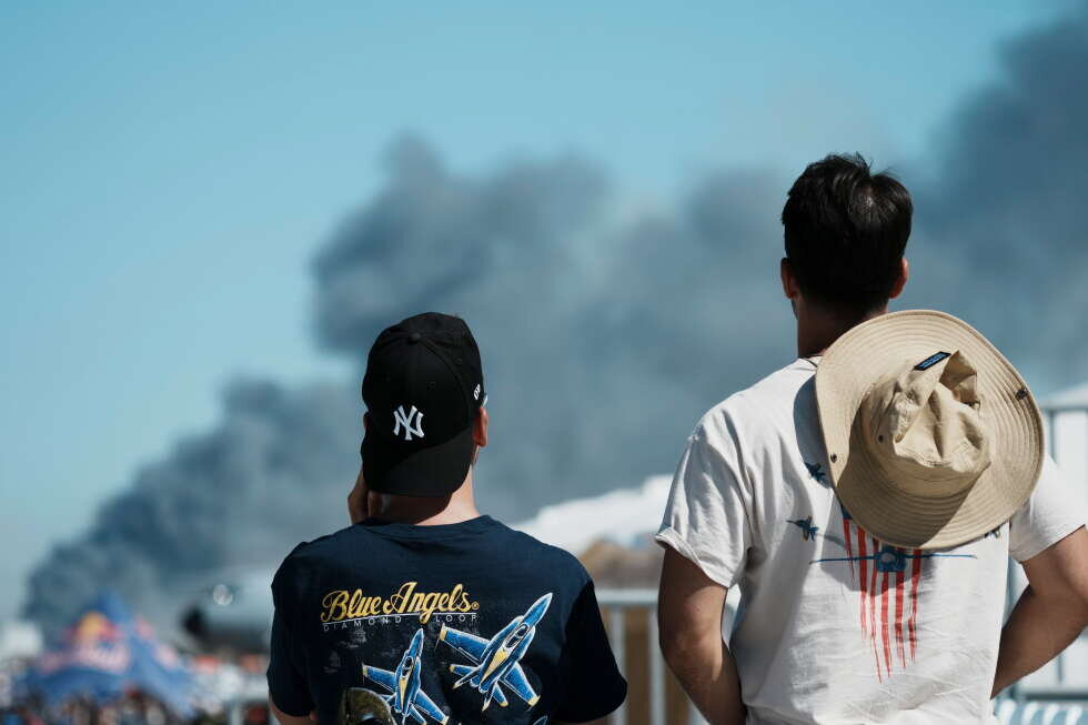 Greek air force jet crashes at annual aerial show, starts fire - apnews.com