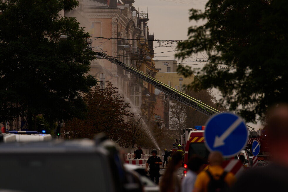 Russian drone strikes Ukraine security service headquarters as US talks on the war are expected - AP News