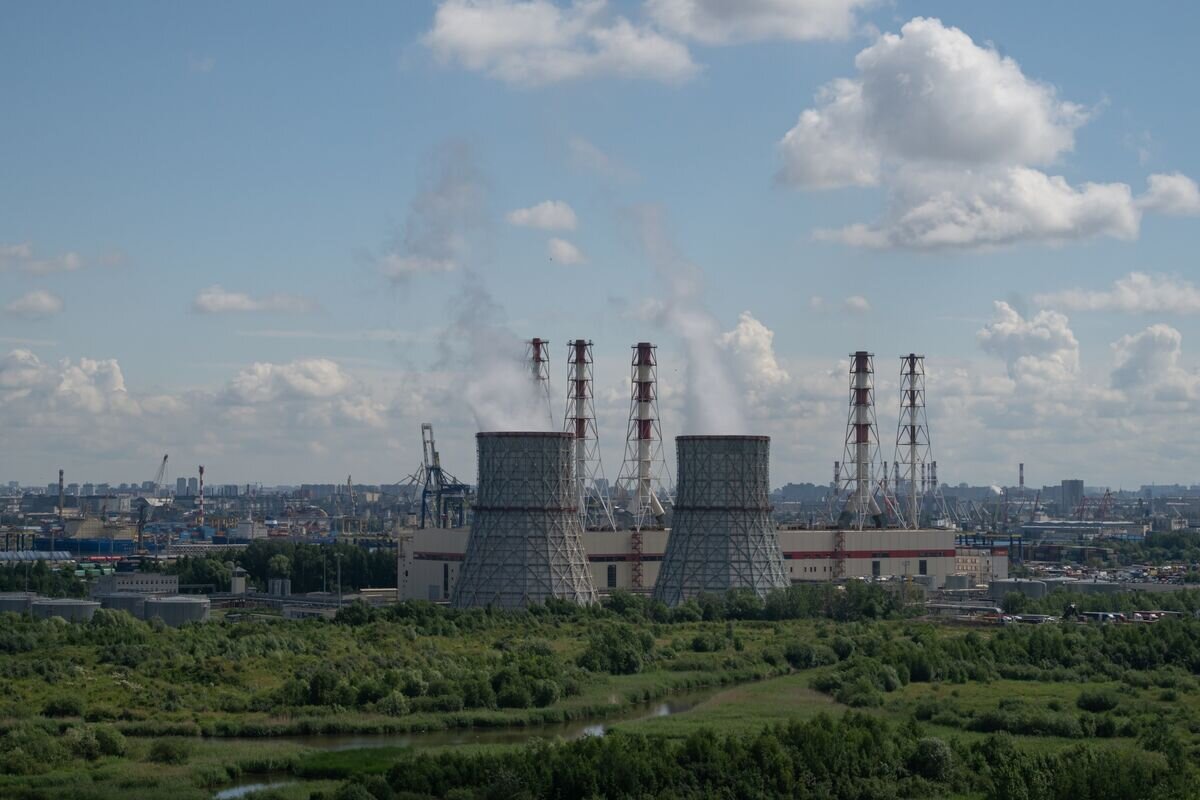 Trump Waives Russia Energy Tariffs, Sanctions in Graham Law - Bloomberg.com