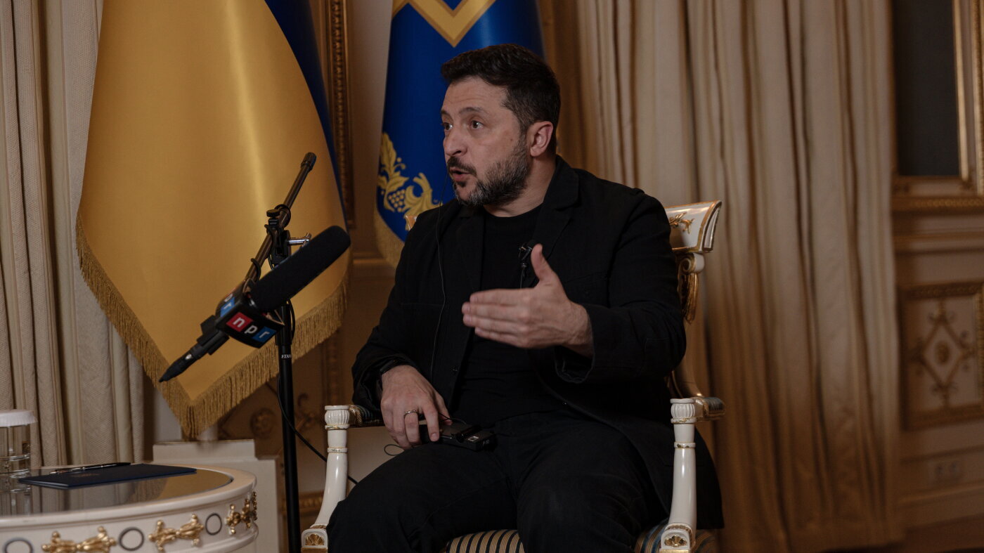 The Trump administration warns Ukraine it could cut off intel, Zelenskyy tells NPR - NPR