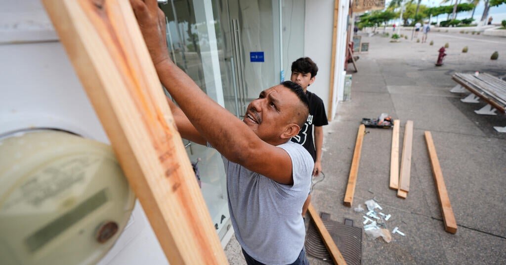 Hurricane Simon strengthens into Category 4 storm as it takes aim at Mexico's Pacific coast - CBS News