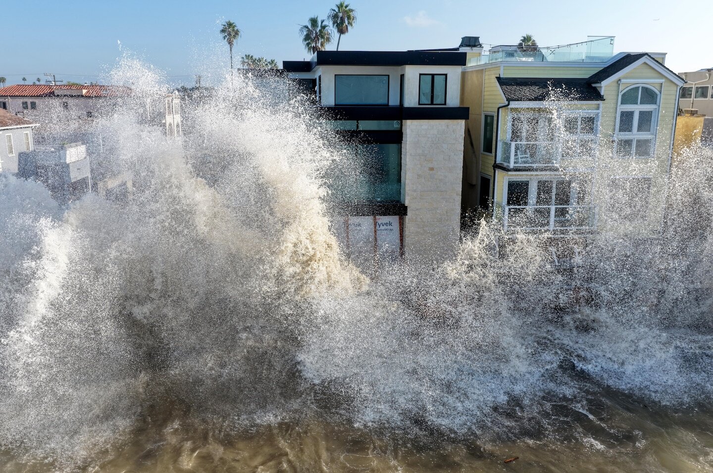 Large waves pummel Southern California coast, flooding homes - The Washington Post