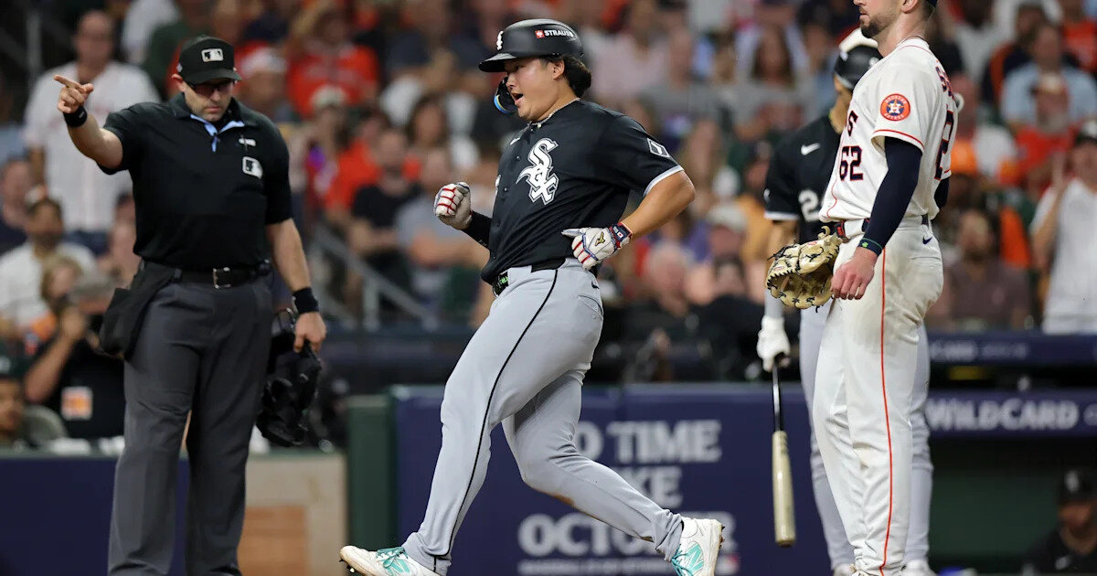 Astros players express anger after fans boo team during wild-card loss to White Sox: 'We want their support.' - Yahoo Sports