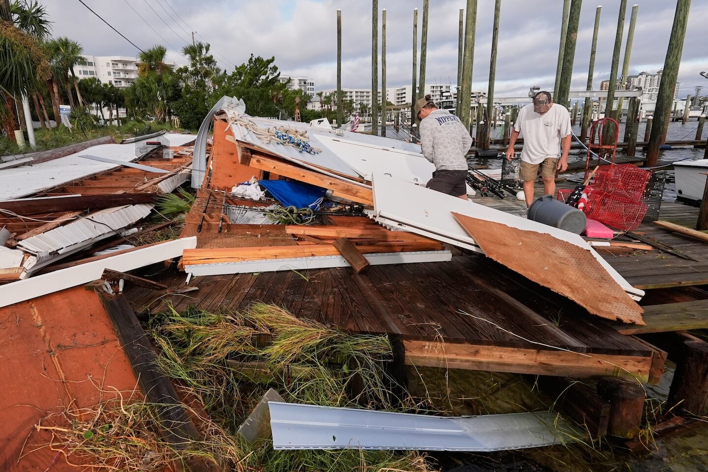 2 dead, hundreds of thousands without power as Hurricane Isaias sweeps inland - The Washington Post