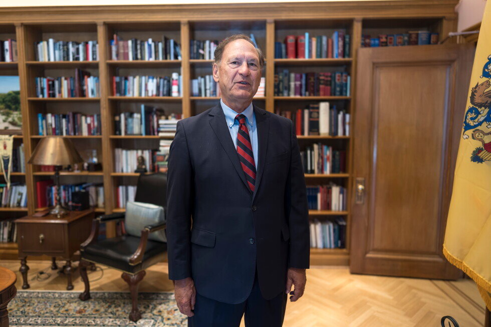 Alito says Supreme Court can’t stem emergency appeals and voices concern over Trump’s rhetoric - AP News