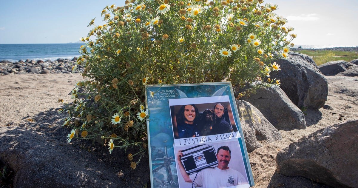 Mexican killers of U.S., Australian surfers sentenced to 158 years in prison - CBS News